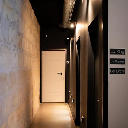 & Hotel *